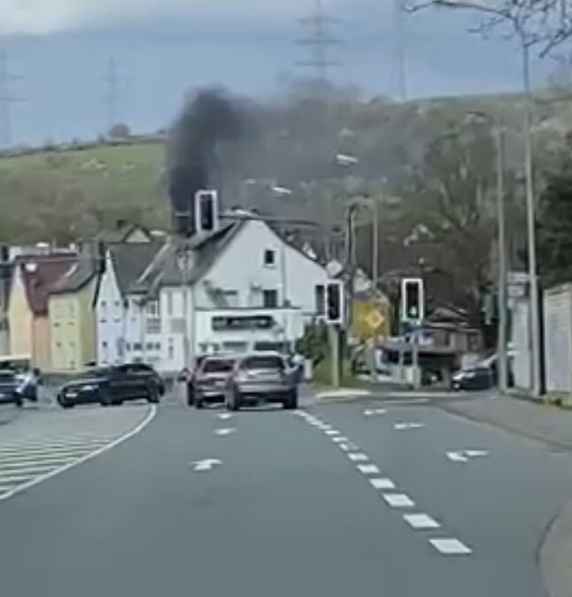 Feuer auf Balkon in Wetzlar Hermannstein