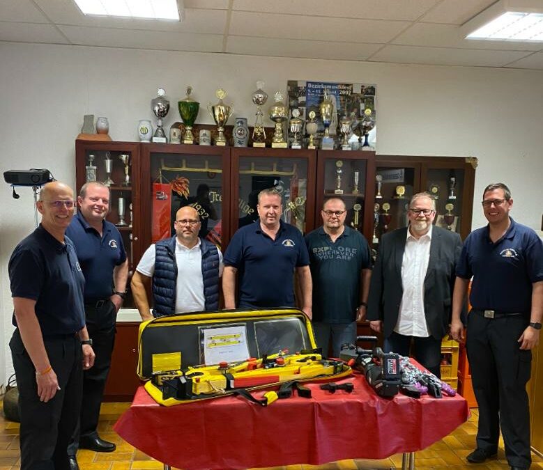 Spendergemeinschaft unterstützt Freiwillige Feuerwehr Wetzlar-Garbenheim mit Rettungssatz zur schnellen technischen Hilfeleistung