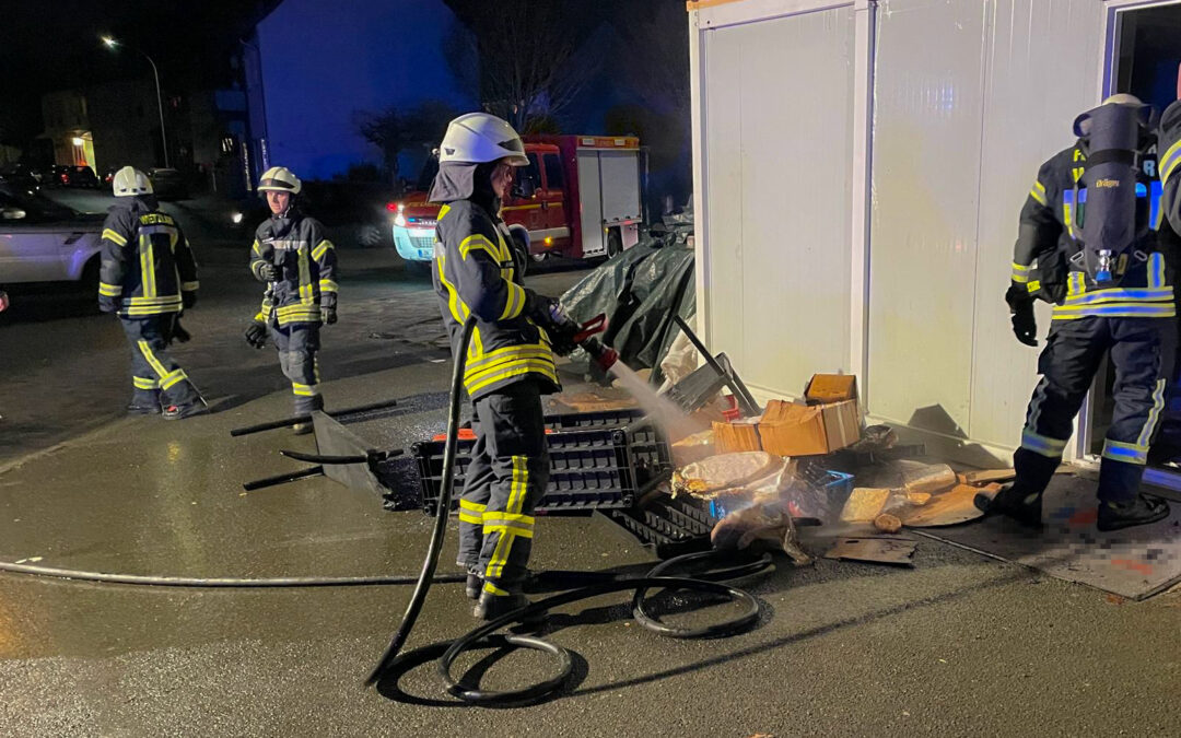 Brand in Bürocontainer in Hermannstein