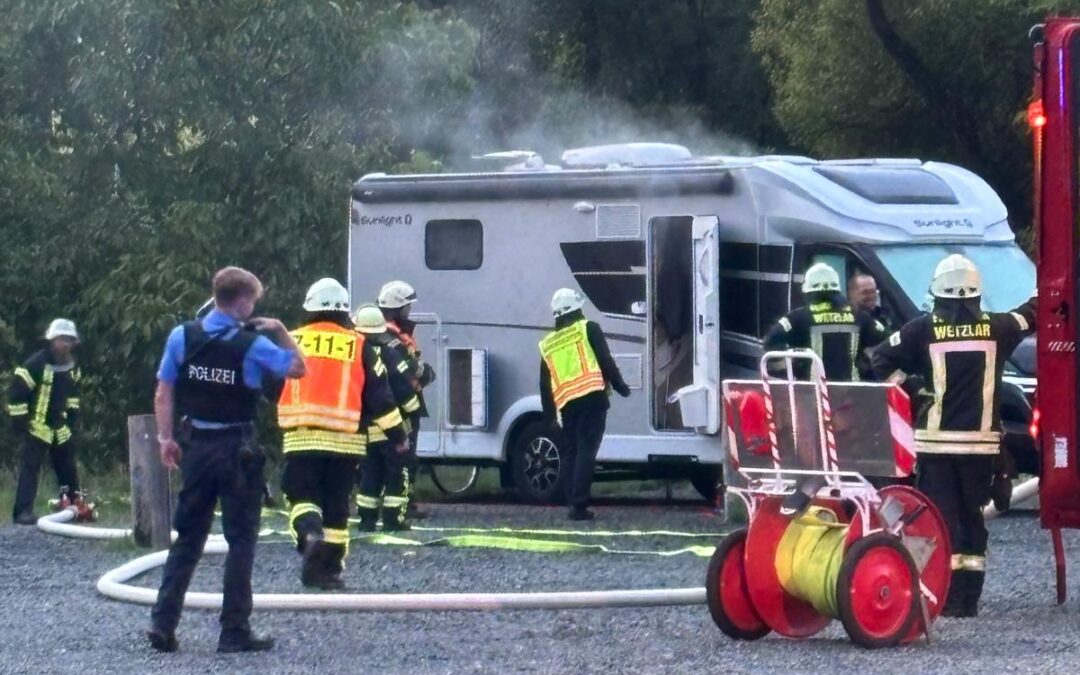 Brand in einem Wohnmobil, Jogger wecken schlafende Camper