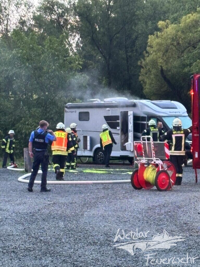 Brand in einem Wohnmobil, Jogger wecken schlafende Camper